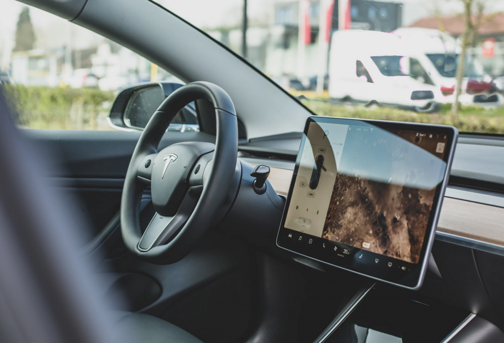 Automotive Industry Utilizes IoT